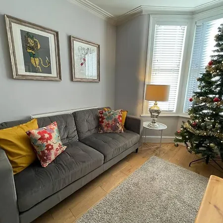 Gloucester Rd 2 Mins Away - Fab, New, Trendy House * Бристоль