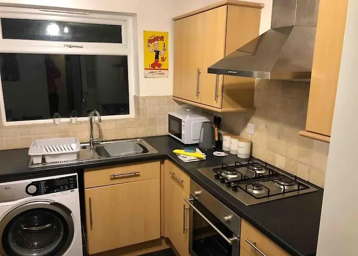 Gloucester Rd 2 Mins Away - Fab, New, Trendy House 度假居