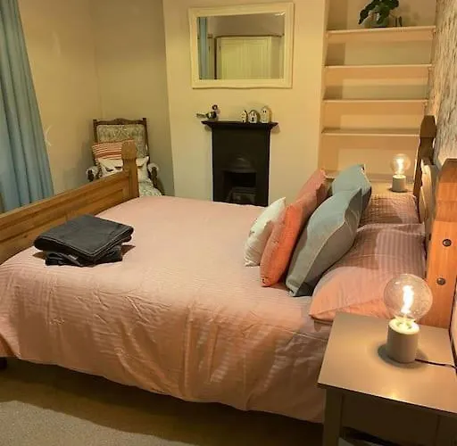 度假居 Gloucester Rd 2 Mins Away - Fab, New, Trendy House *